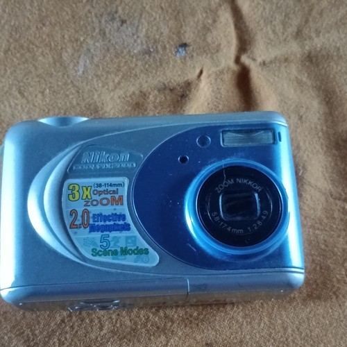 Nikon coolpix 2000 compatta - nikon,